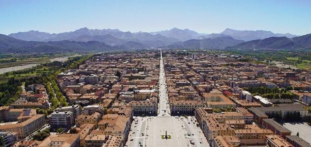 2a24c5590f6f202d3db568d0e960c816.jpg 庫內(nèi)凹222.jpg