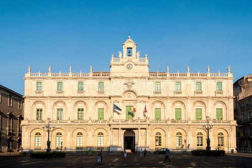 039c9601e0ed2d1ca254bdcf6d2c920c.jpg 卡尼亞大學(xué).jpg