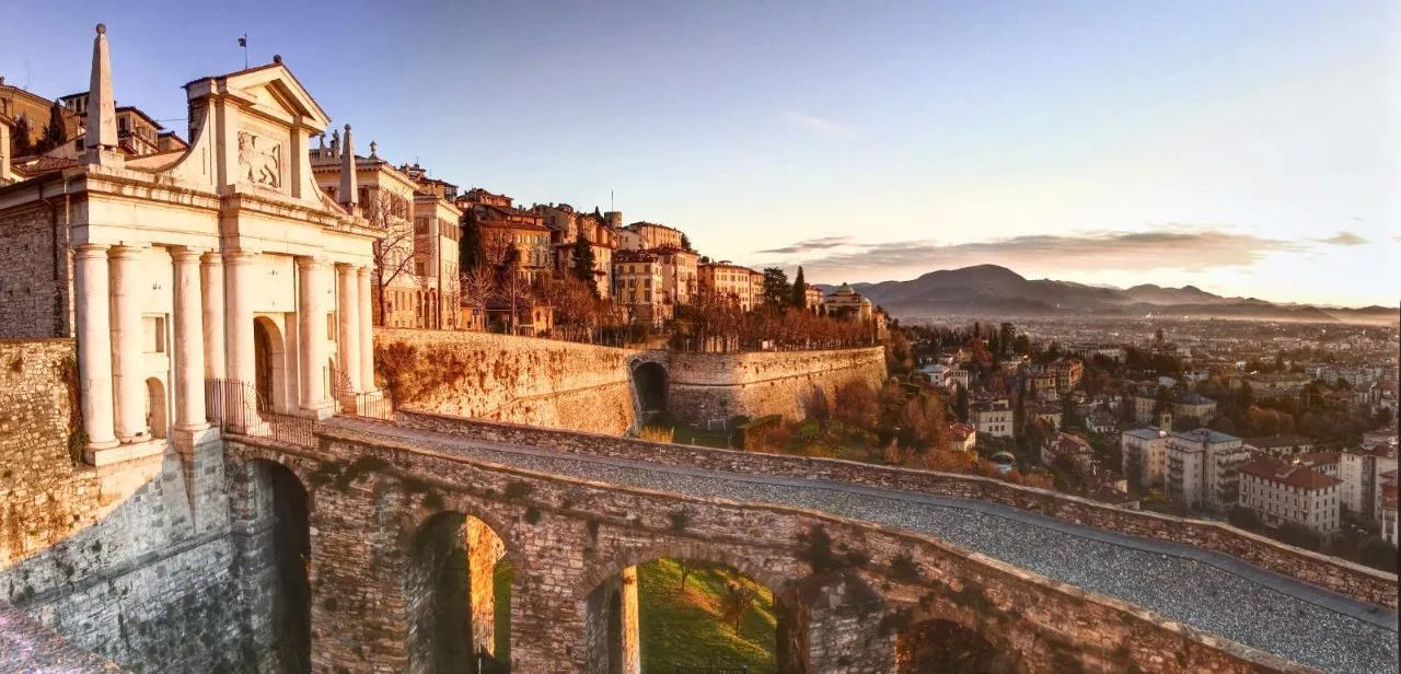 9e1383d882ee142557f9fd6aeb5207aa.jpeg 貝加爾莫.jpeg