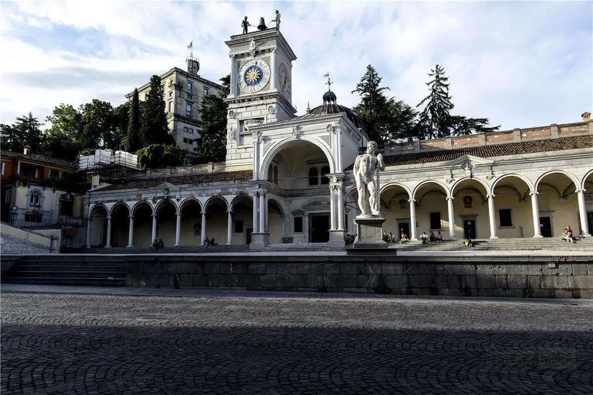 3129cdd13f316a3bcf048495a4d8bb7f.jpg 333333.jpg